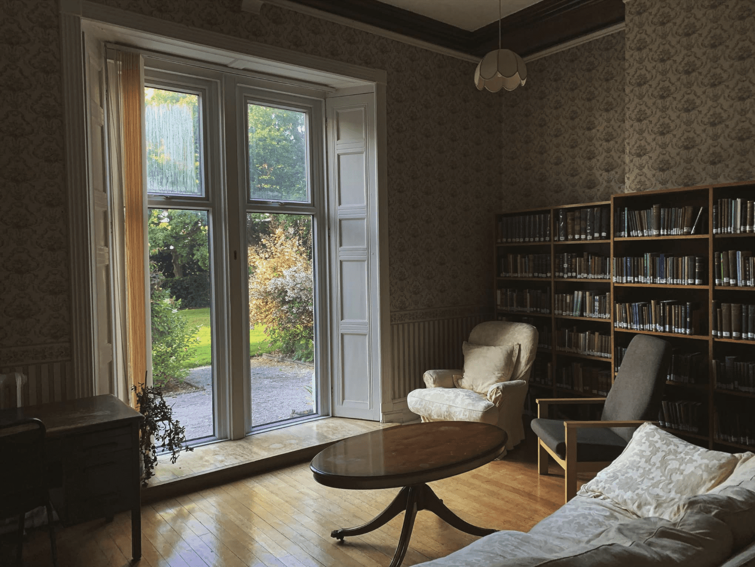 Linda Allcock by Curate Carefully